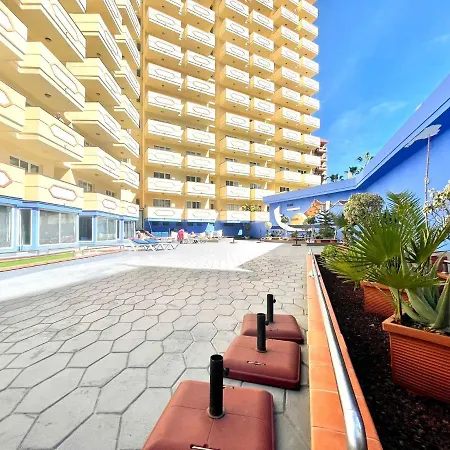 Apartment Apartment Overlooking The Atlantic Ocean From The Balcony In Puerto De La Cruz *