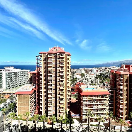 Apartment Overlooking The Atlantic Ocean From The Balcony In Puerto De La Cruz *