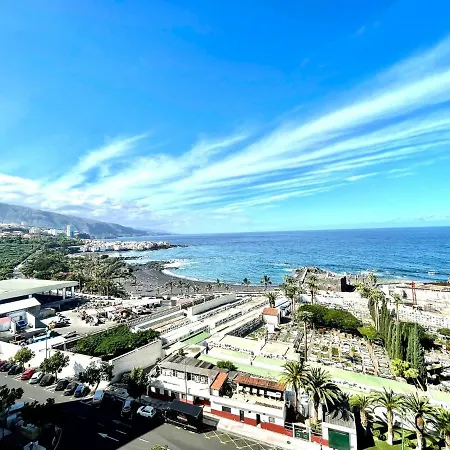 Apartment Apartment Overlooking The Atlantic Ocean From The Balcony In Puerto De La Cruz Puerto de la Cruz (Tenerife)