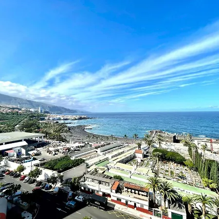 Apartment Overlooking The Atlantic Ocean From The Balcony In Puerto De La Cruz Puerto de la Cruz (Tenerife)