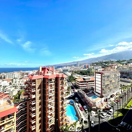Apartment Overlooking The Atlantic Ocean From The Balcony In Puerto De La Cruz * Puerto de la Cruz (Tenerife)