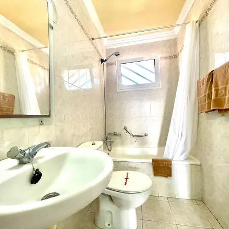Apartman Apartment Overlooking The Atlantic Ocean From The Balcony In Puerto De La Cruz
