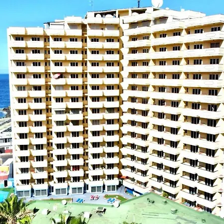 Apartment Overlooking The Atlantic Ocean From The Balcony In Puerto De La Cruz * Puerto de la Cruz