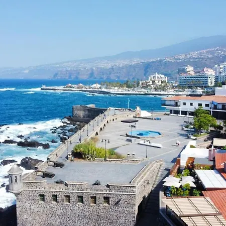 Apartment Overlooking The Atlantic Ocean From The Balcony In Puerto De La Cruz Puerto de la Cruz (Tenerife)